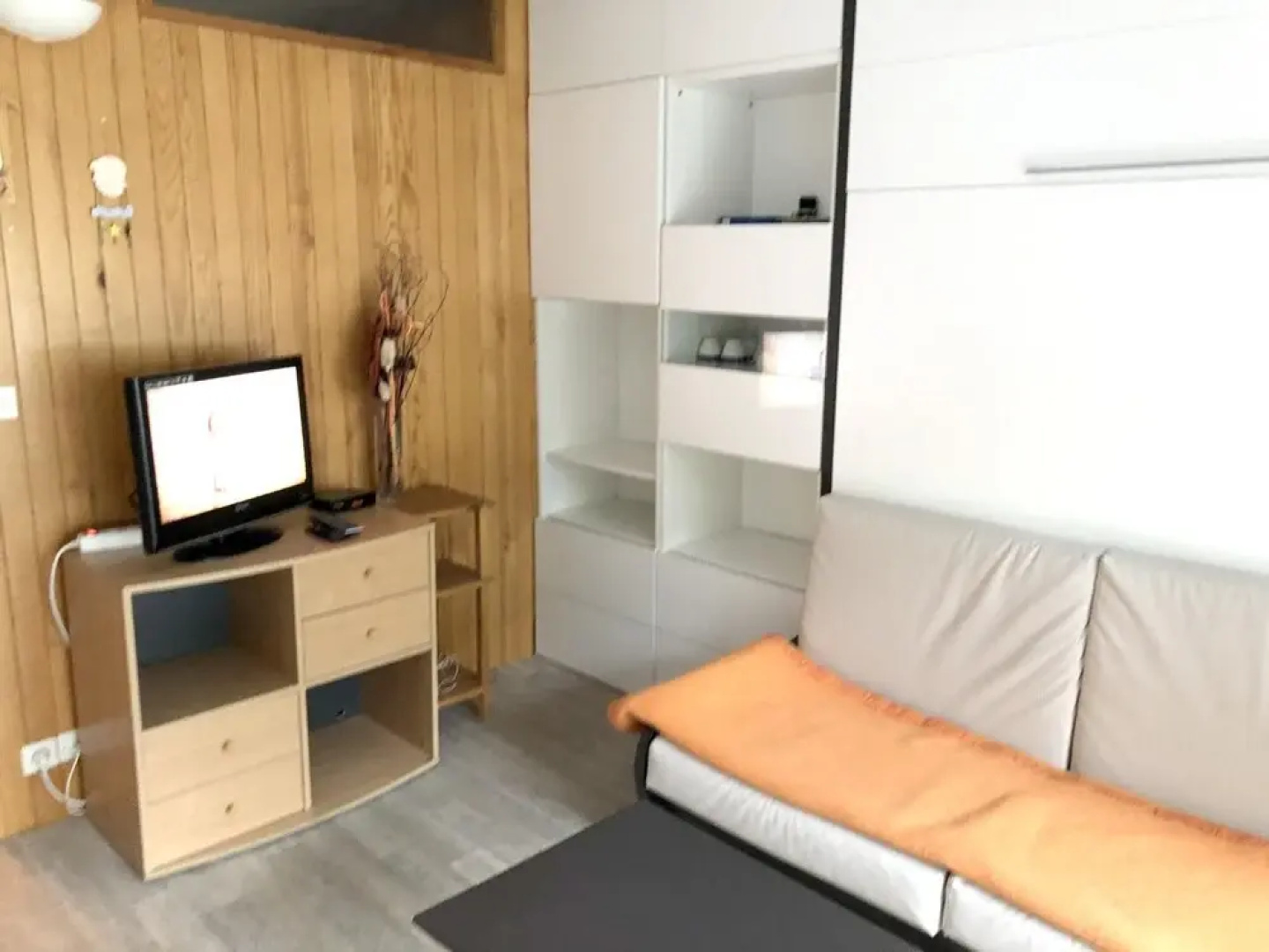 Studio in Vars, With Wonderful Mountain View, Furnished Balcony and Wifi
