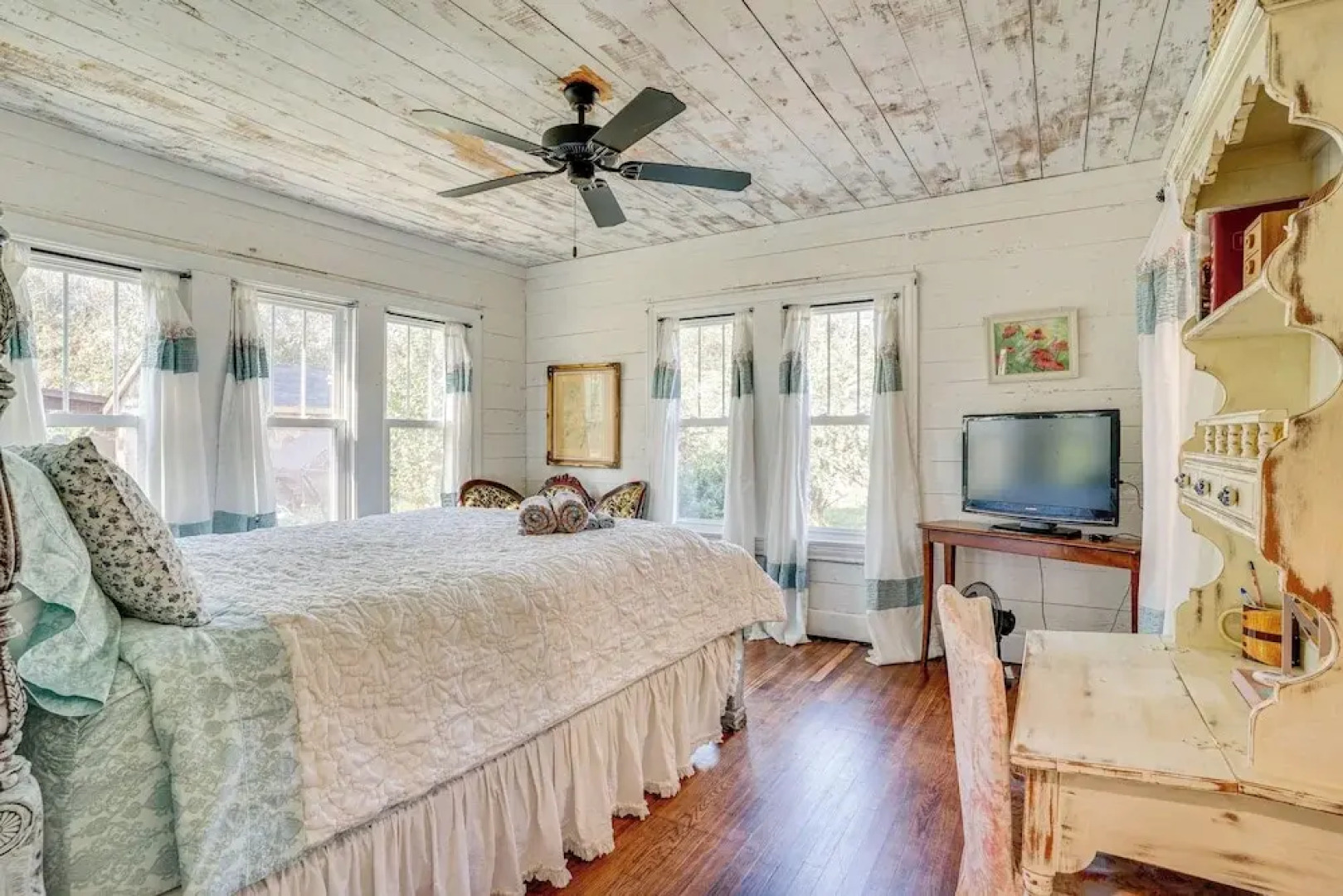 4 Mi to Dinosaur Valley: Rustic Glen Rose Cottage!