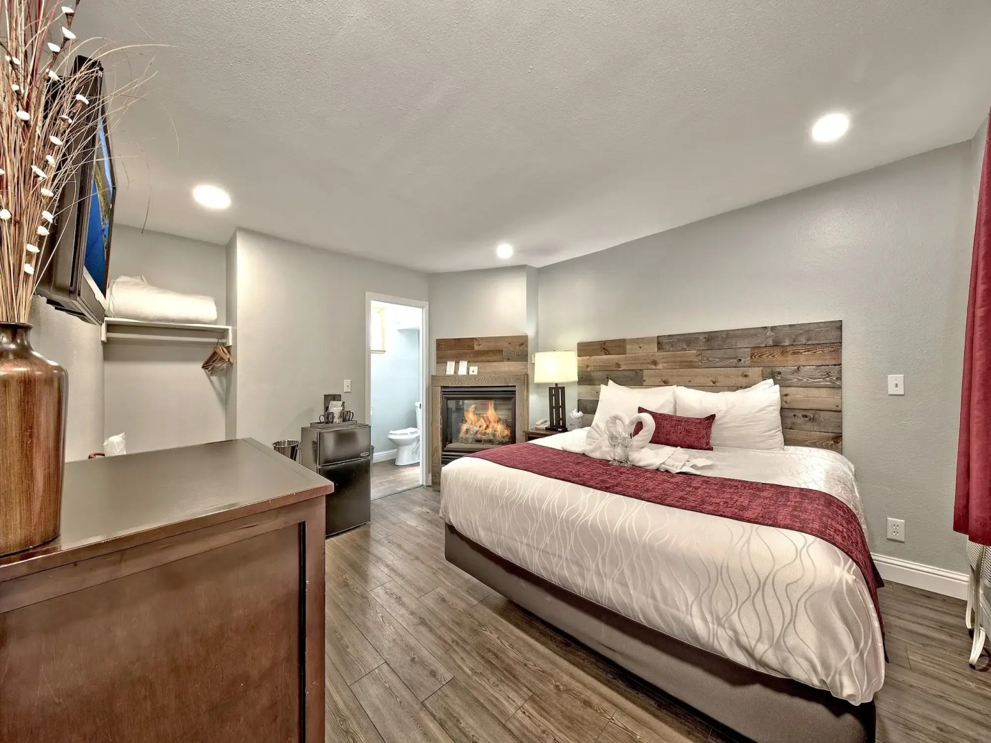 Secrets Inn Lake Tahoe