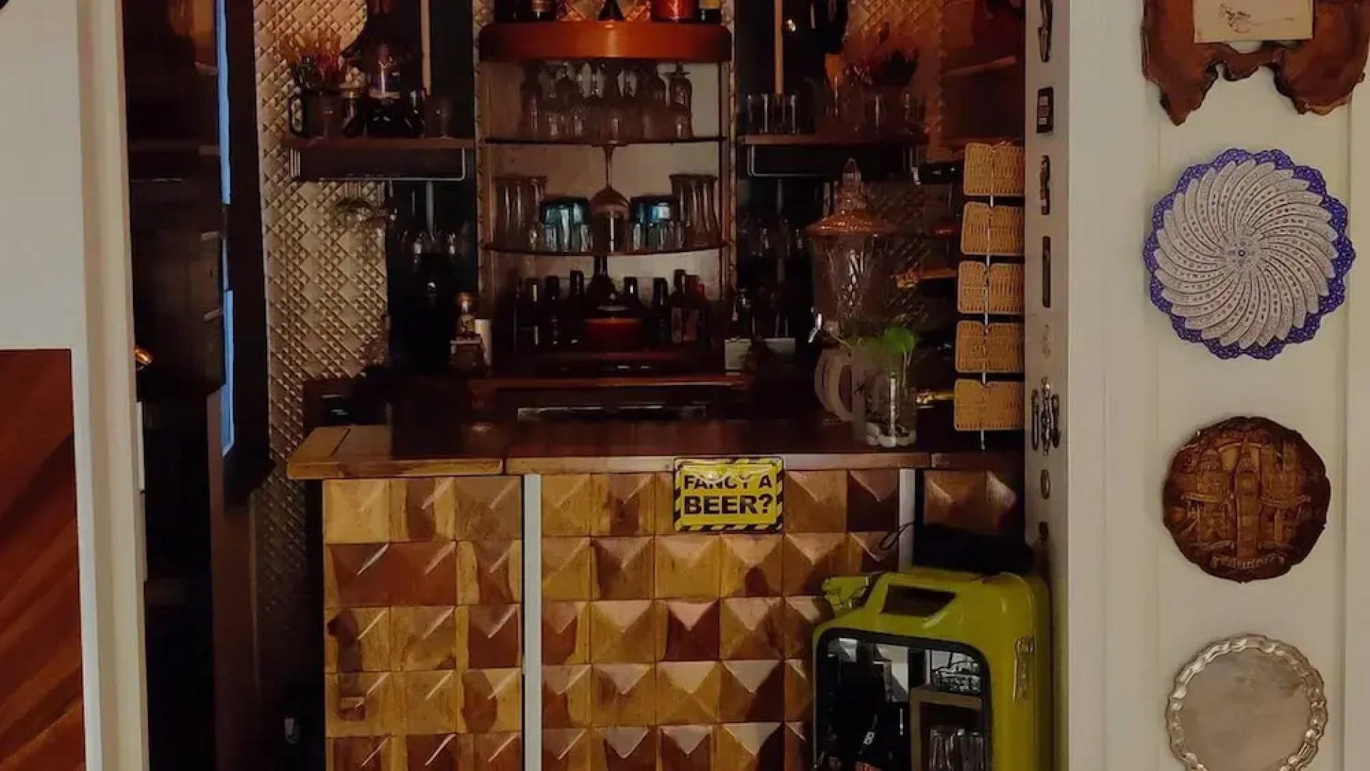 Room in Condo - 'mount View Double-bed' By Aparna Bienvenue !