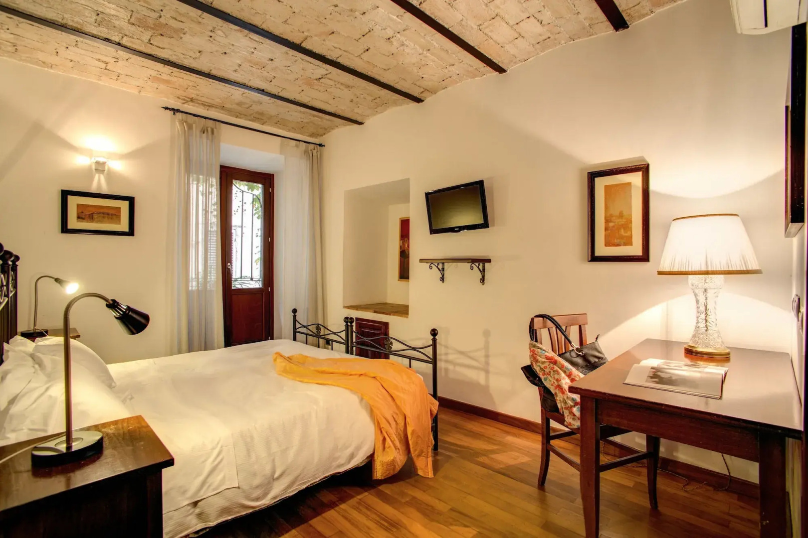 Residenza Domizia- Guest House