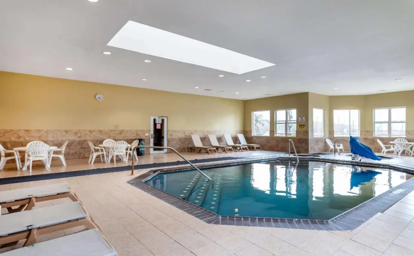 Sonesta Essential La Porte