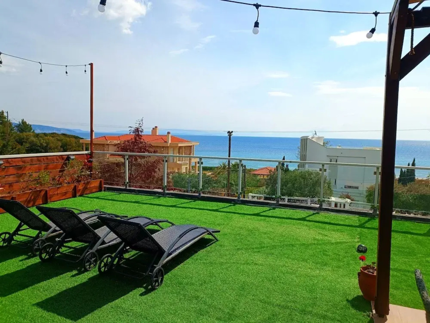 Salonikiou Beach Deluxe Apartments