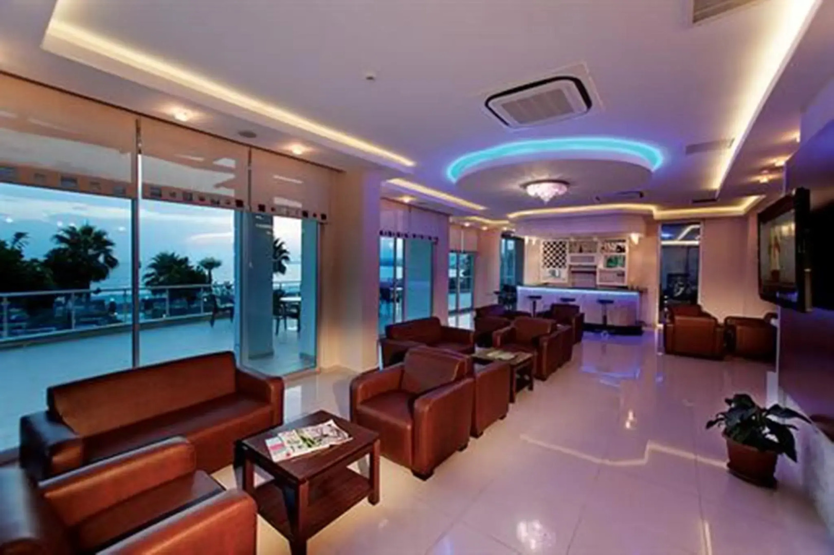 Отель Venessa Beach 