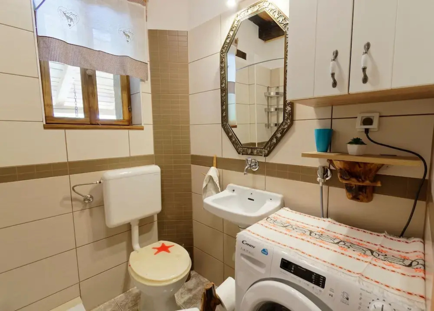 Casa Mira - Two Bedroom Holiday Home with Pool