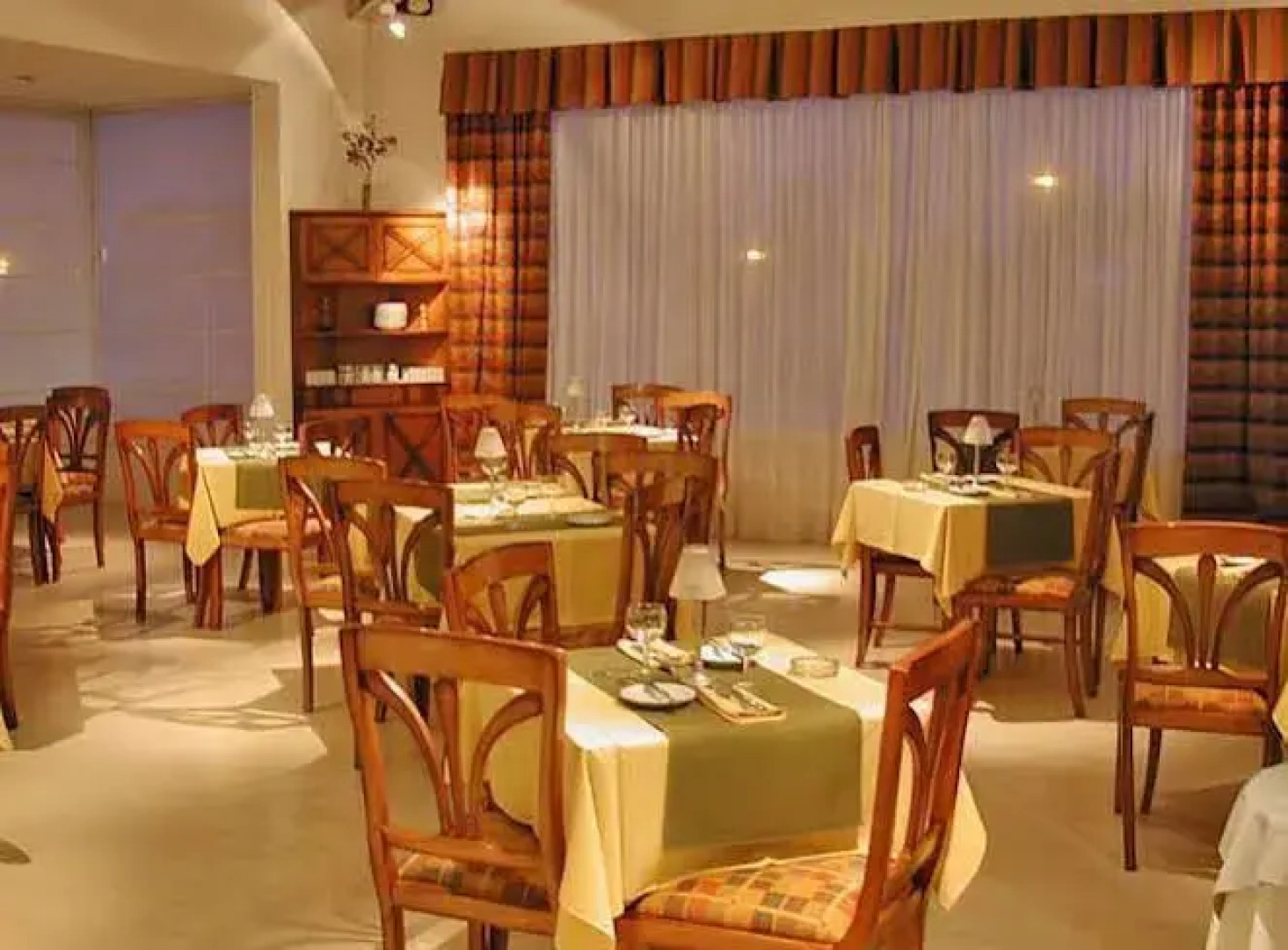 Elegance Hotel Tres Arroyos