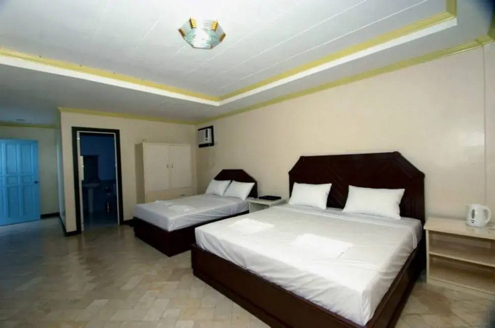 S.R Paradise Beach Resort Hotel