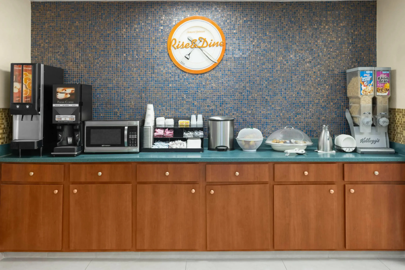 Howard Johnson by Wyndham Savannah GA