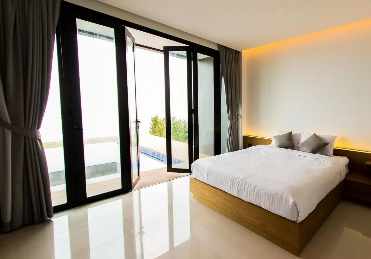 Sunshine Paradise Resort