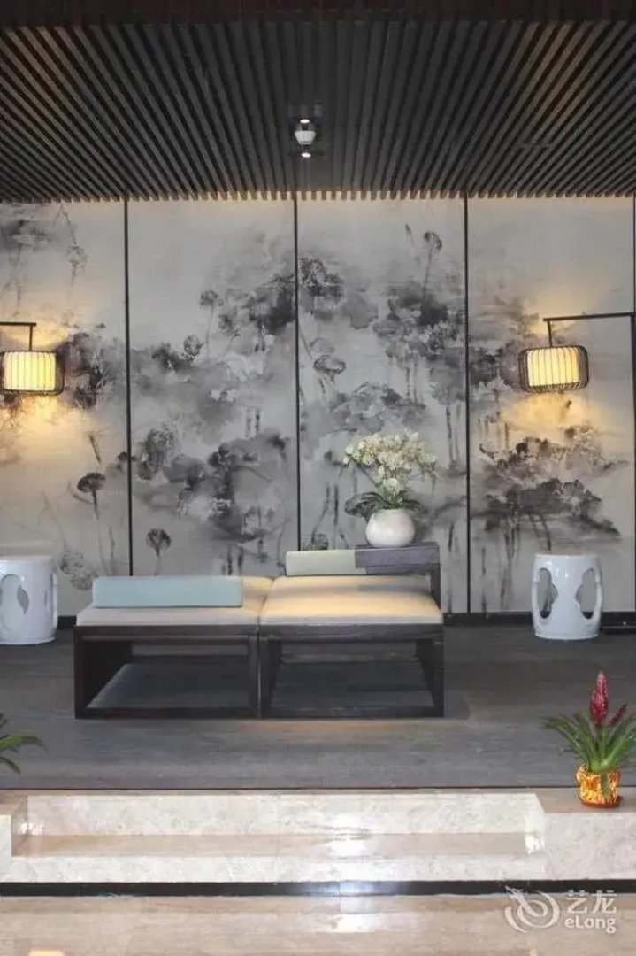 Maritime Hotel (Zhengzhou Century Amusement Park Zhongyuan Tower)