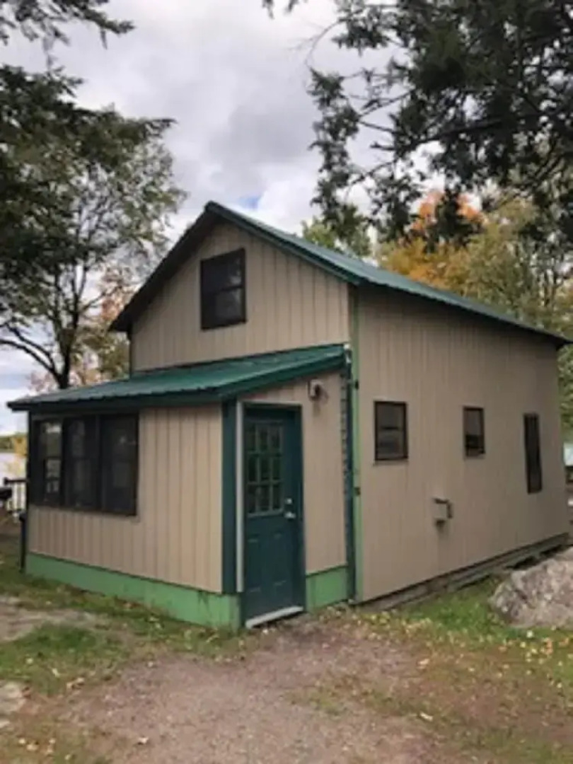 Riverbay Adventure Inn