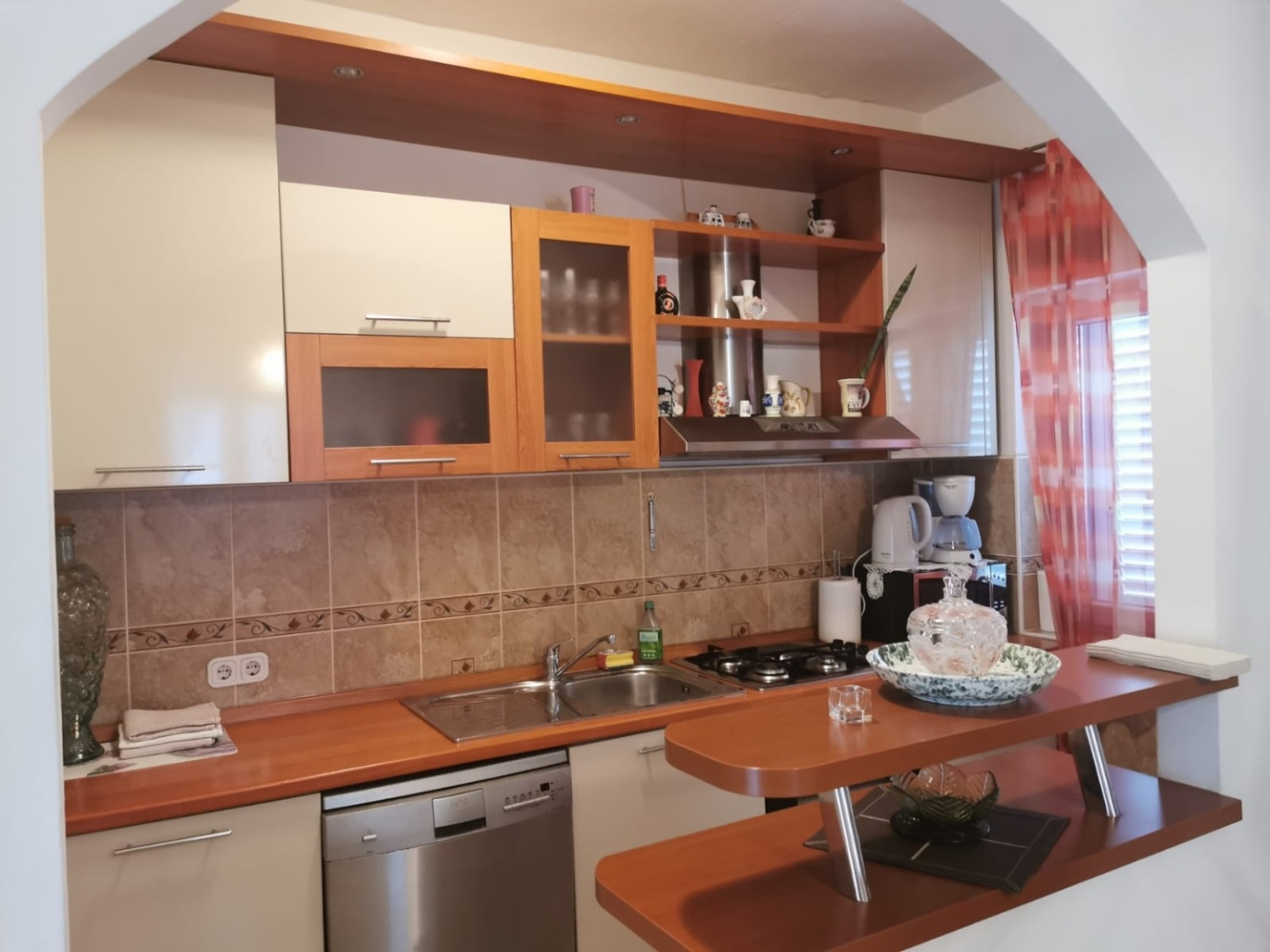 Apartment Marija - 10 m from pebble beach: A2 Trogir, Riviera Trogir