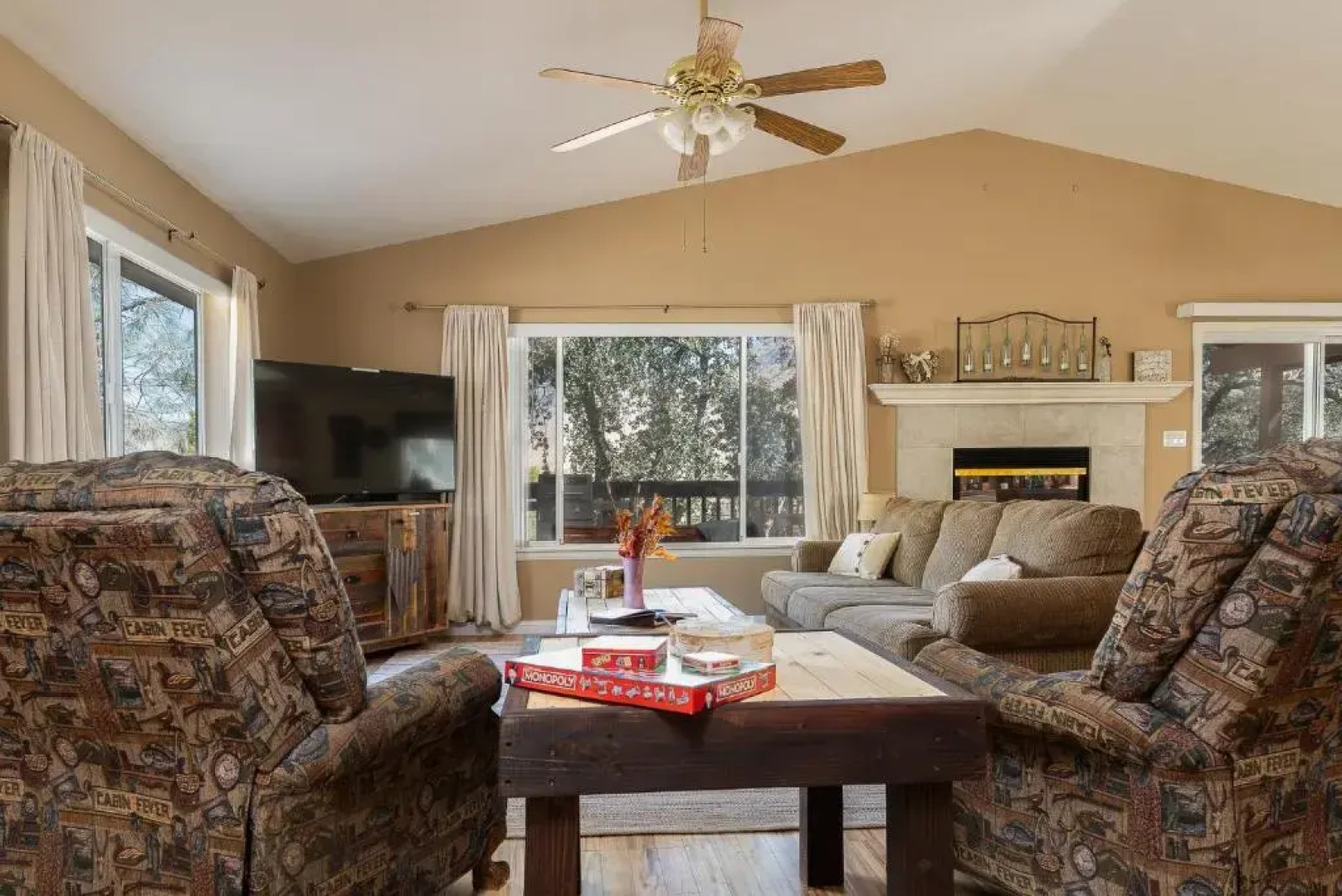 Cozy Family House + Full Game Room