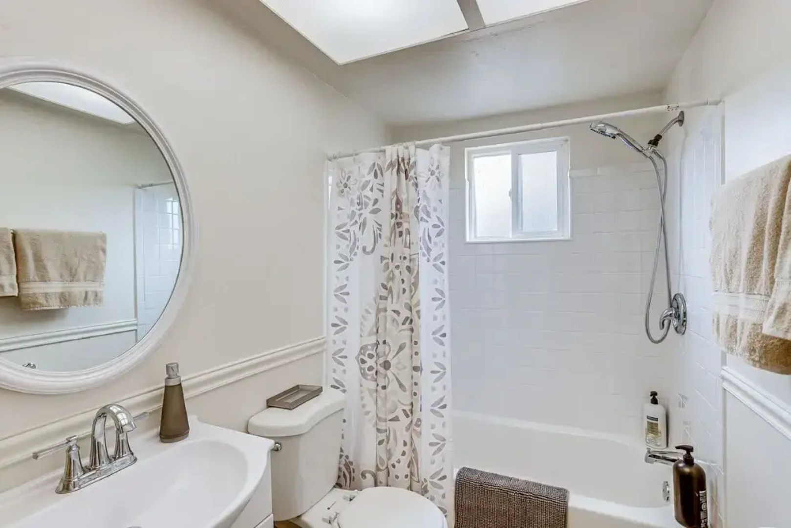 Farmington Family House: 4 Mi to Lake!