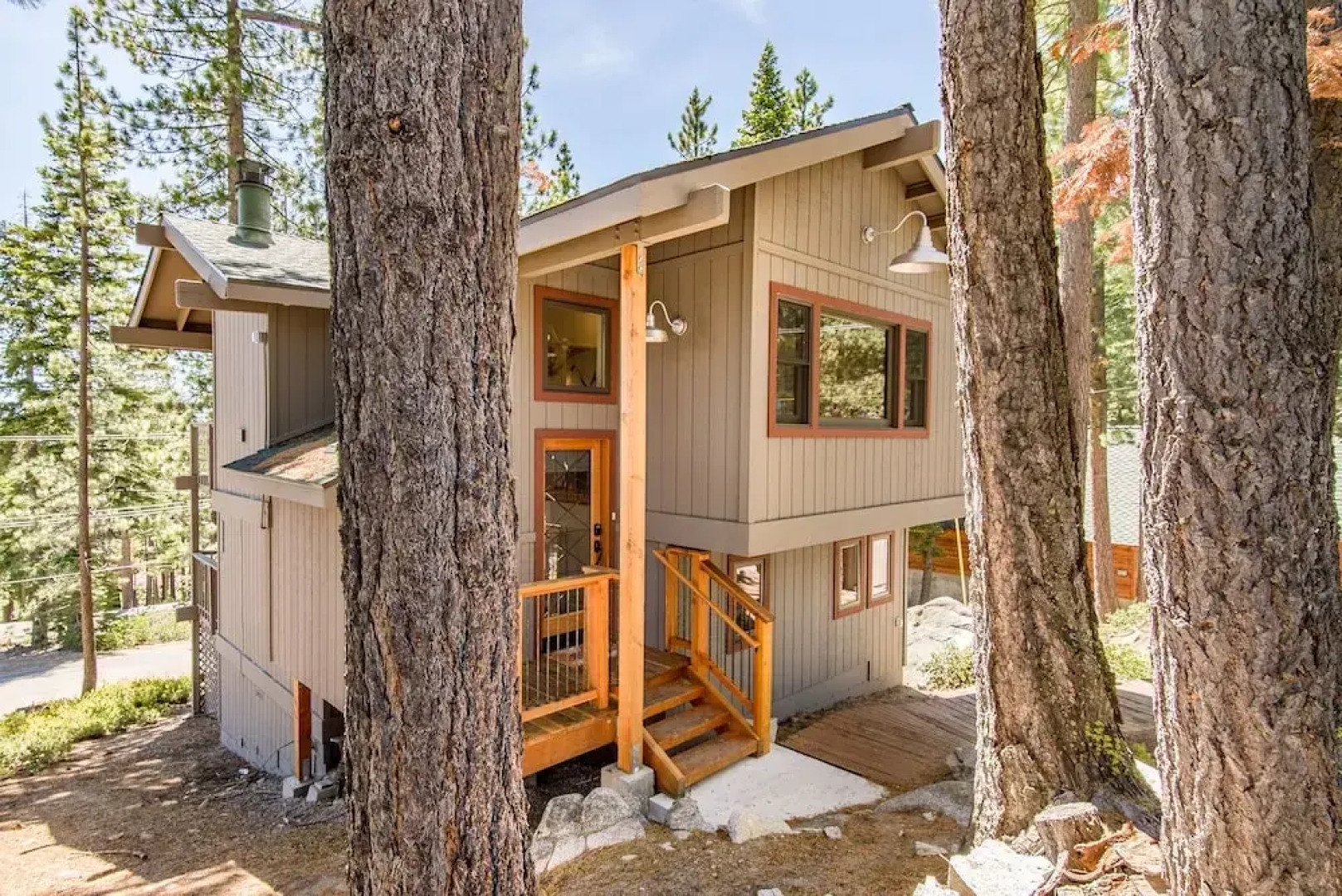 4br Lake View W/ Double Decks 4 Bedroom Cabin