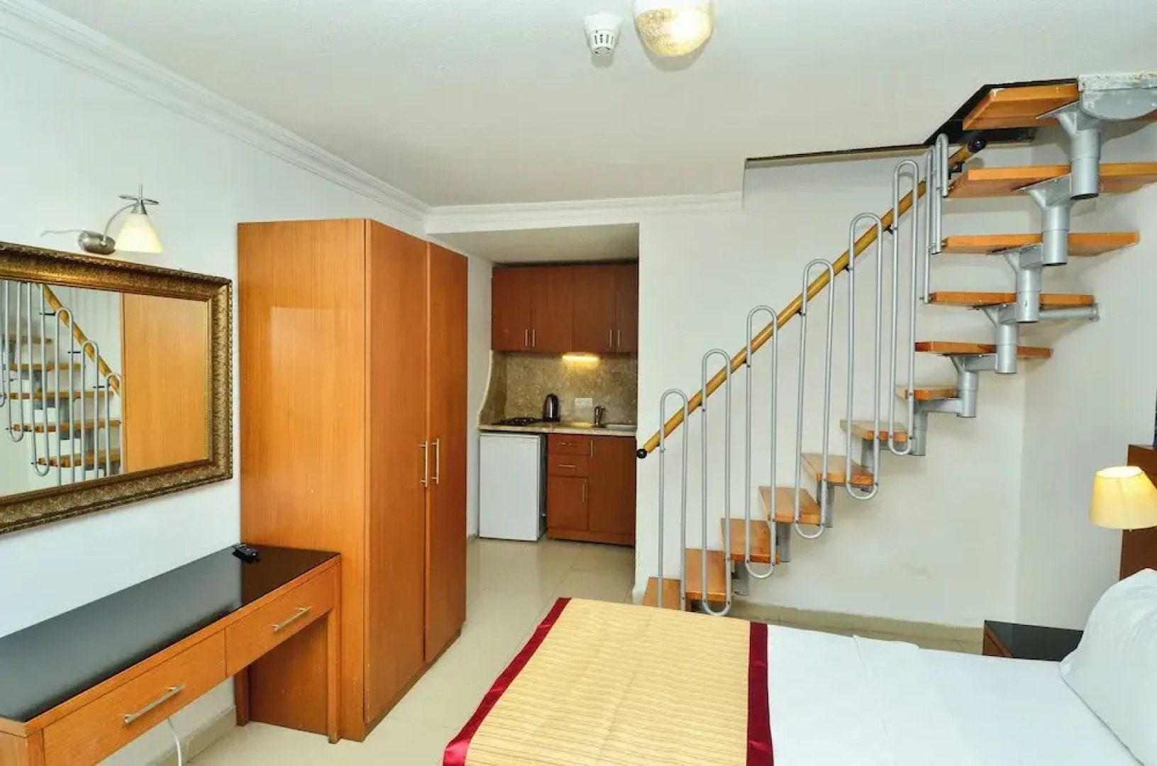 Tropic Beach Club Side