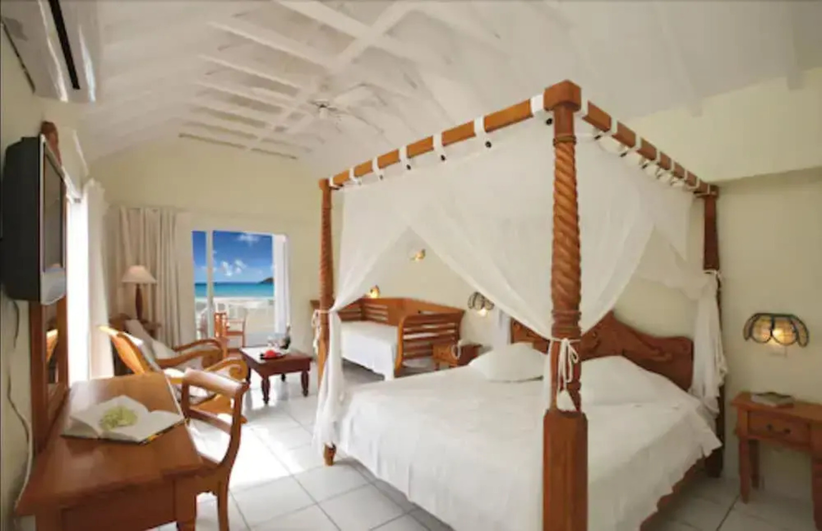 Baie des Anges Hotel