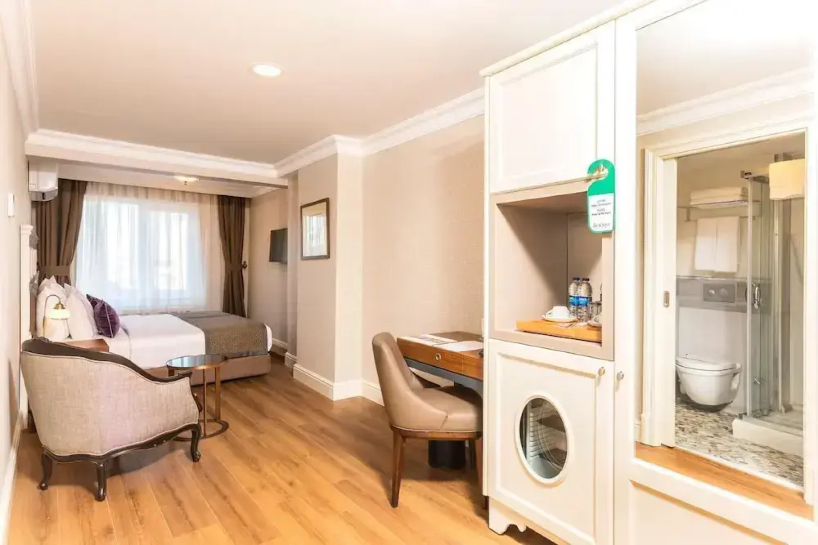 Meroddi La Porta Hotel