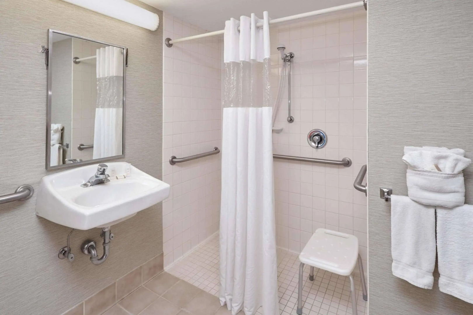 Howard Johnson Plaza Madison