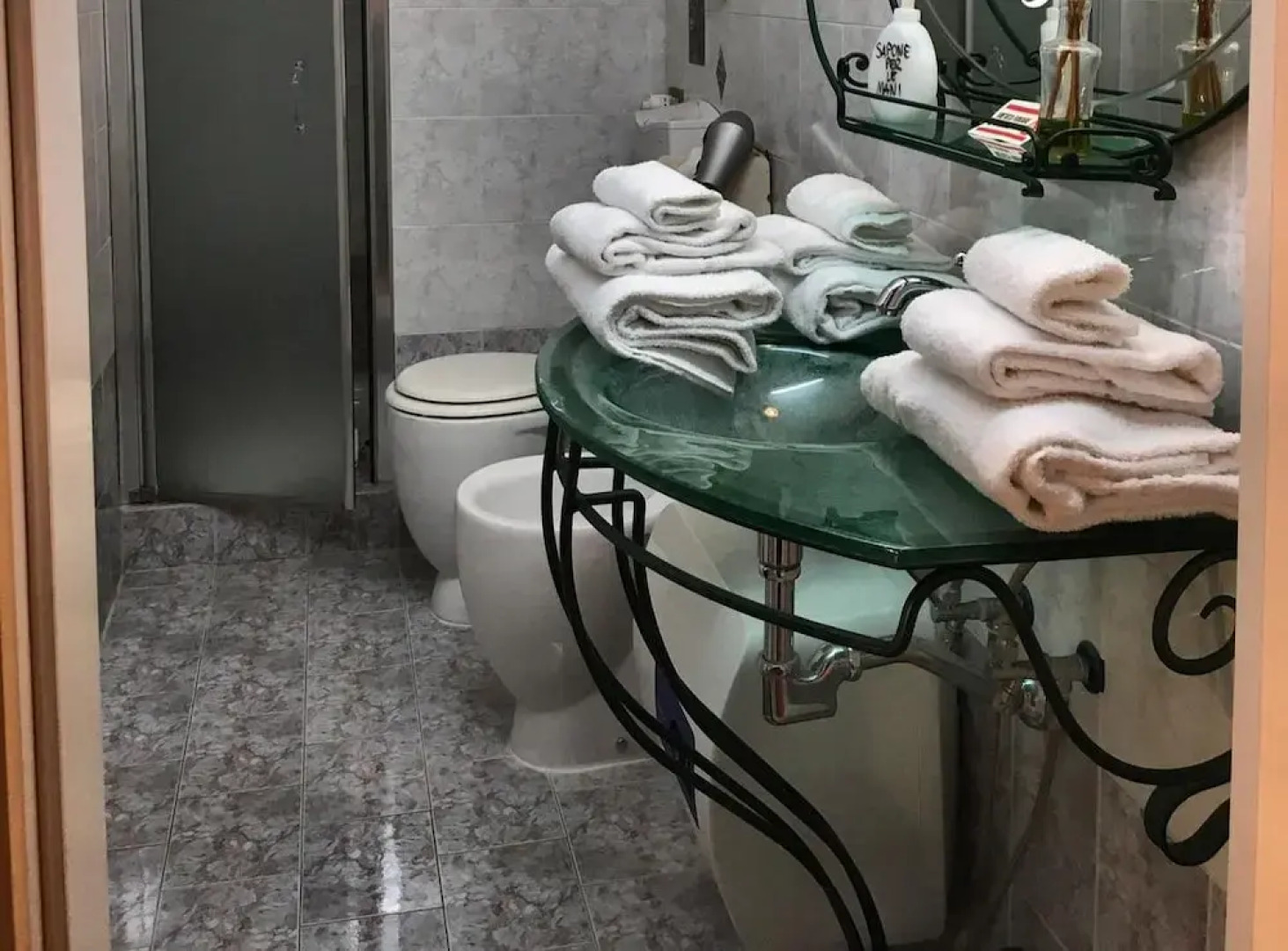 L'Ora delle Streghe Charme and Design b&b