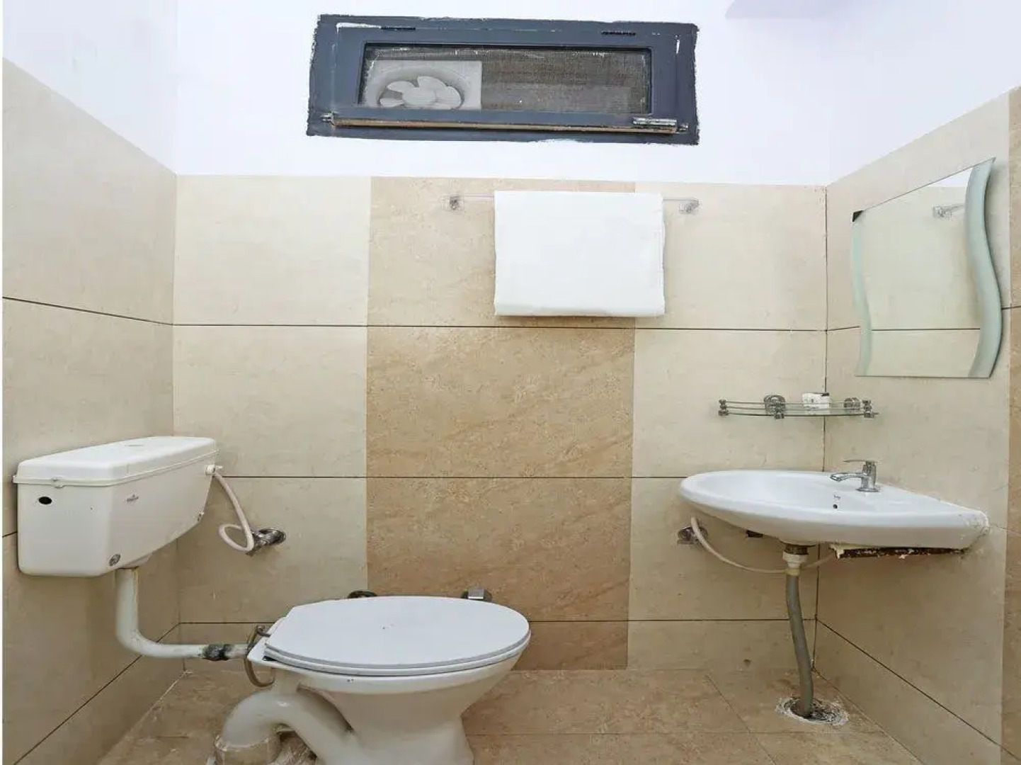 OYO 10827 Hotel Dev Bhoomi