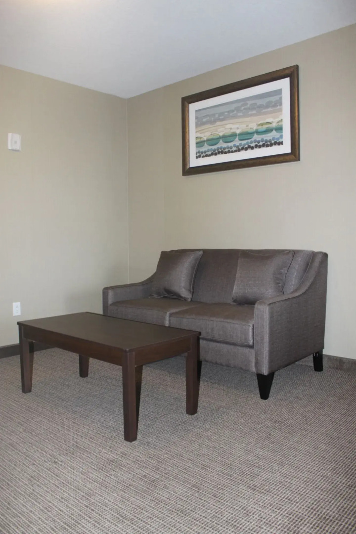 Meridian Inn & Suites Lloydminster