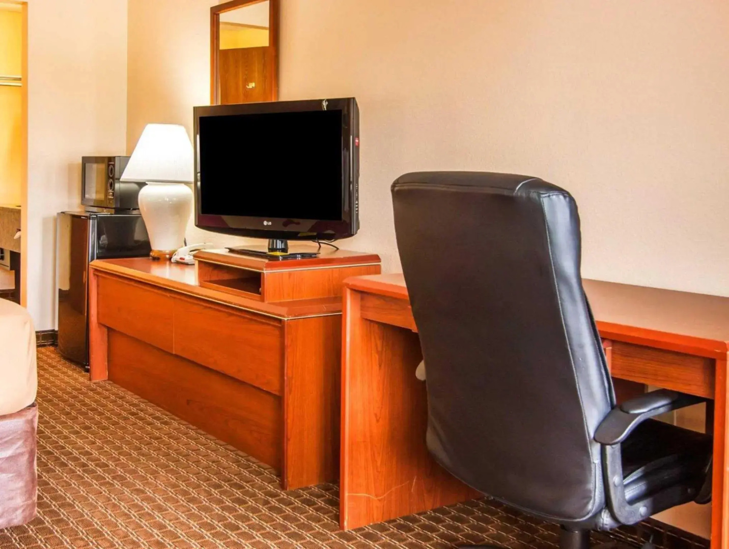 Econo Lodge Inn & Suites Hillsboro - Portland West