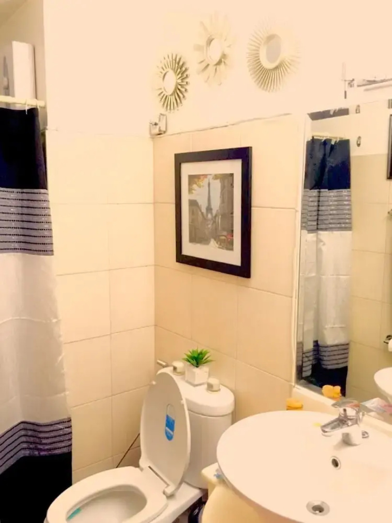 Stunning Eastwood Condo Suite