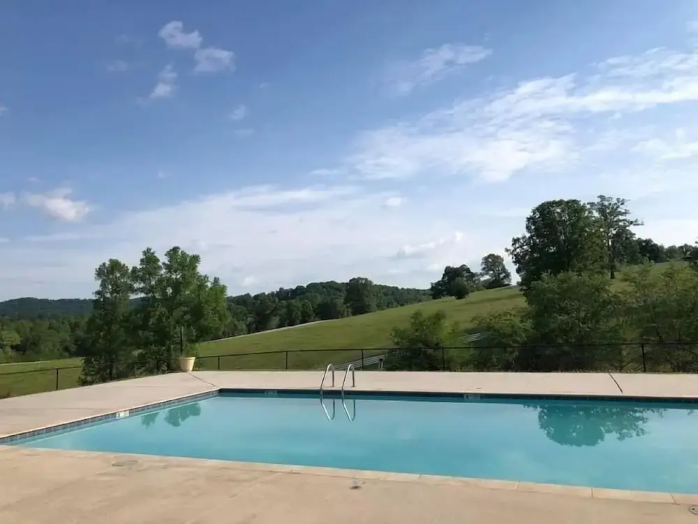Whitestone Inn