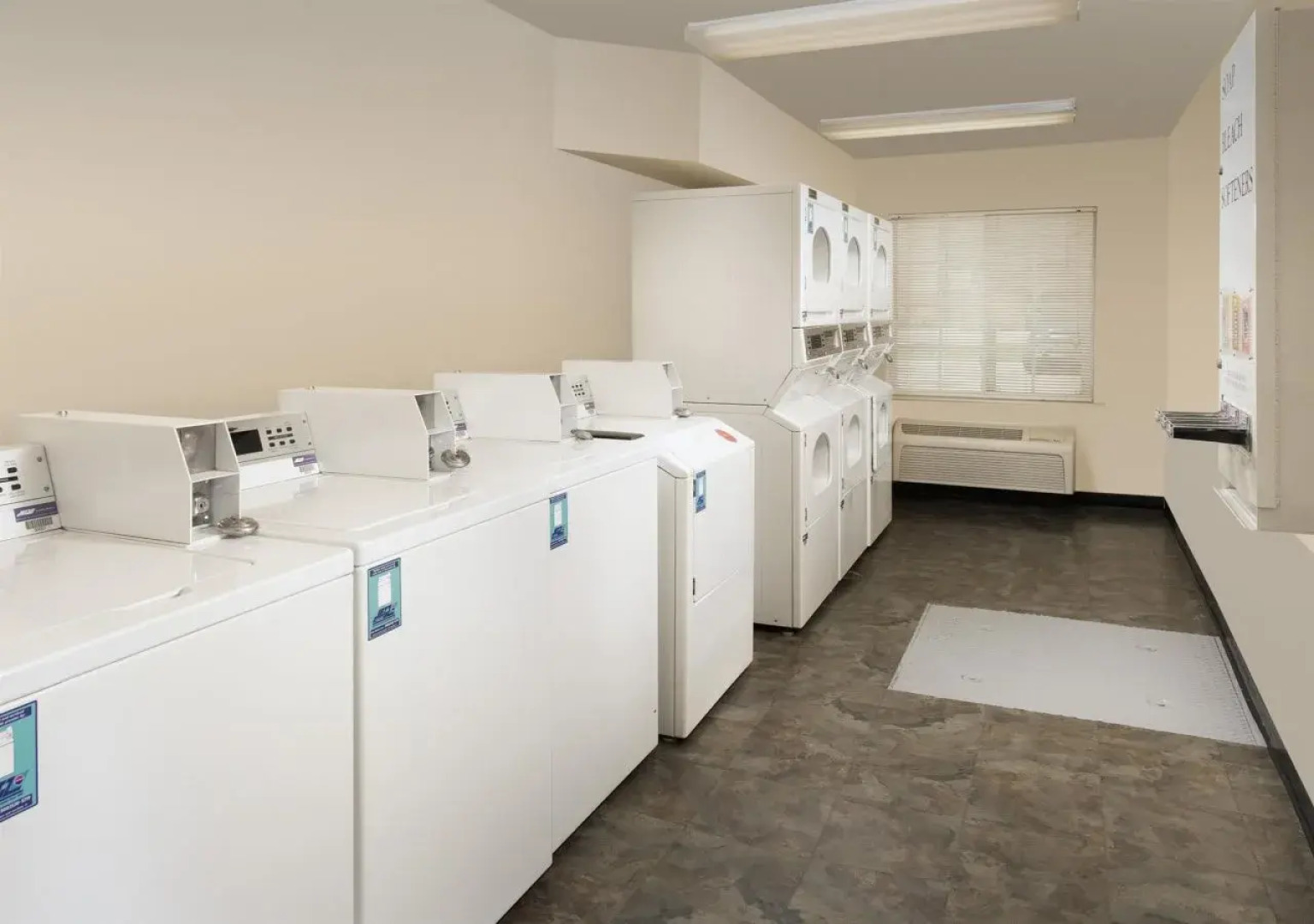 WoodSpring Suites Junction City