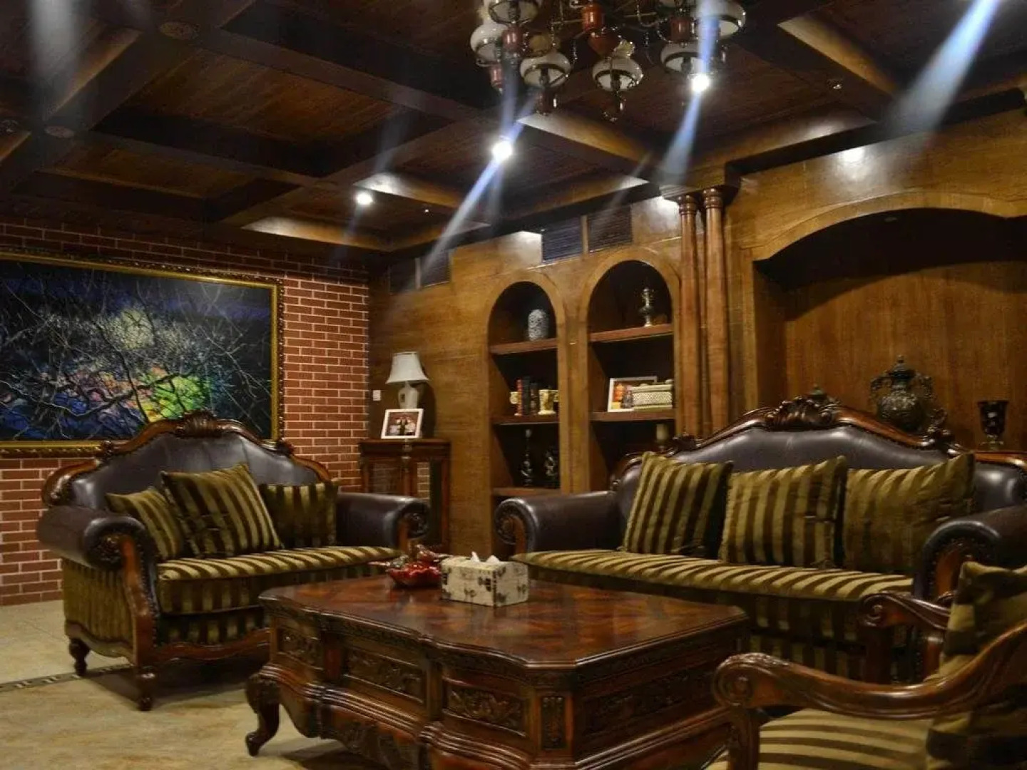 Junding Huayue Hotel