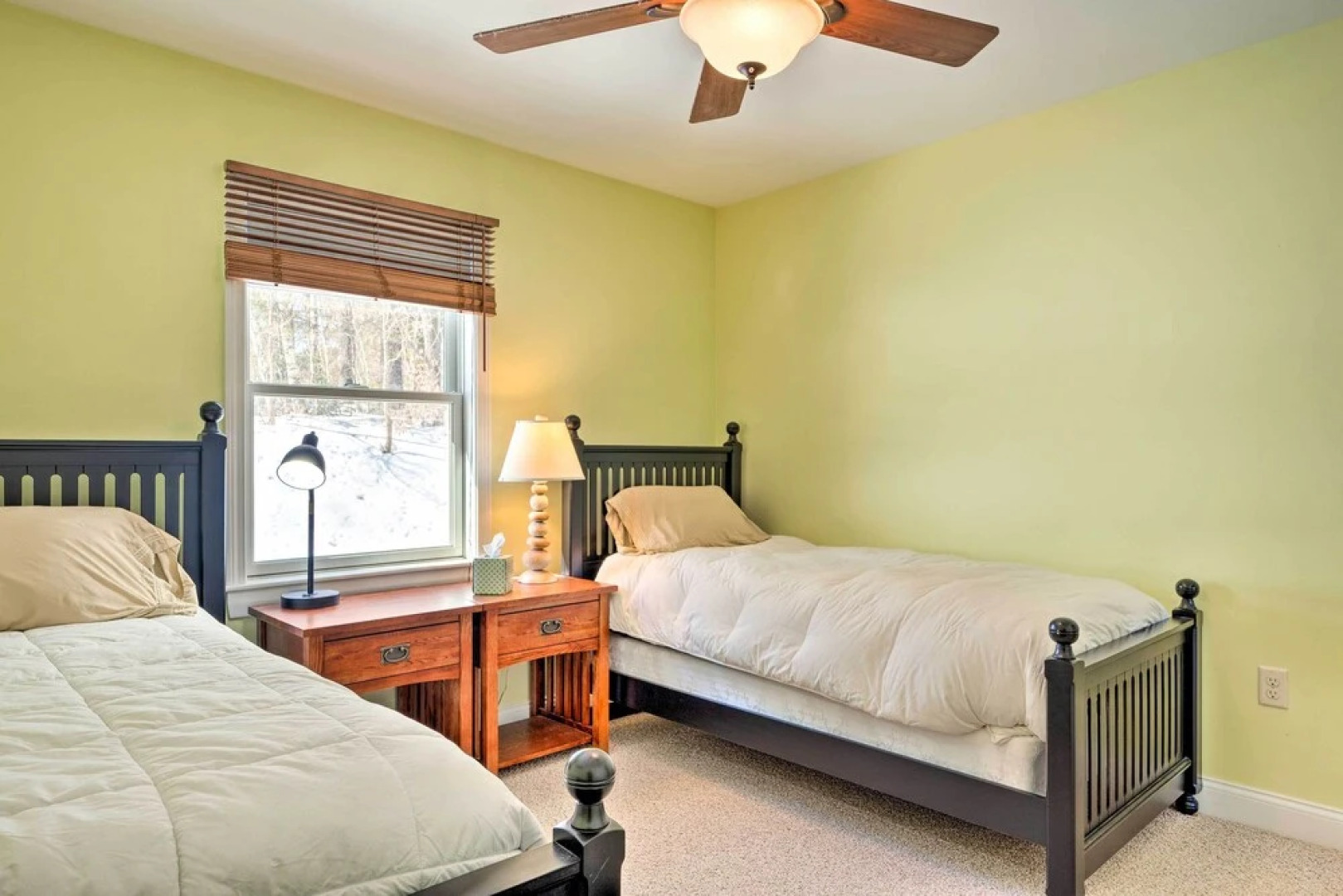 Bethel Townhome: 8 Mi to Sunday River Resort!