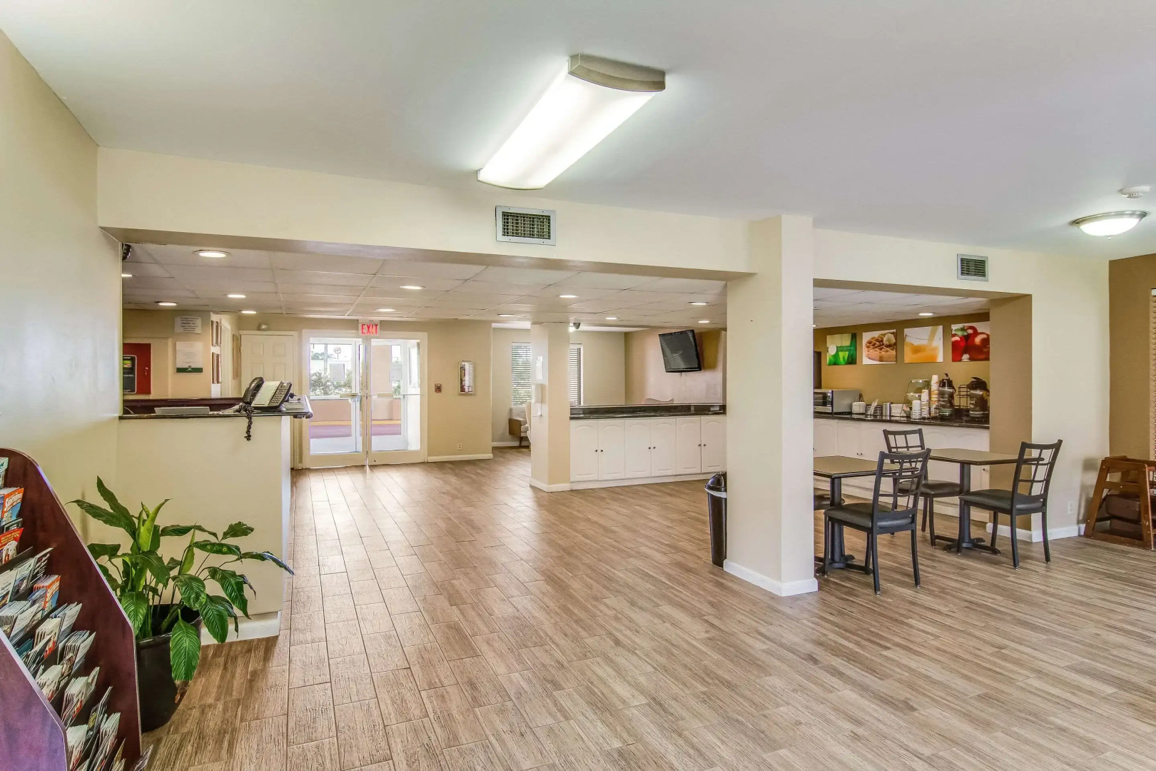 Suburban Studios Hotel Kingsland Near I-95