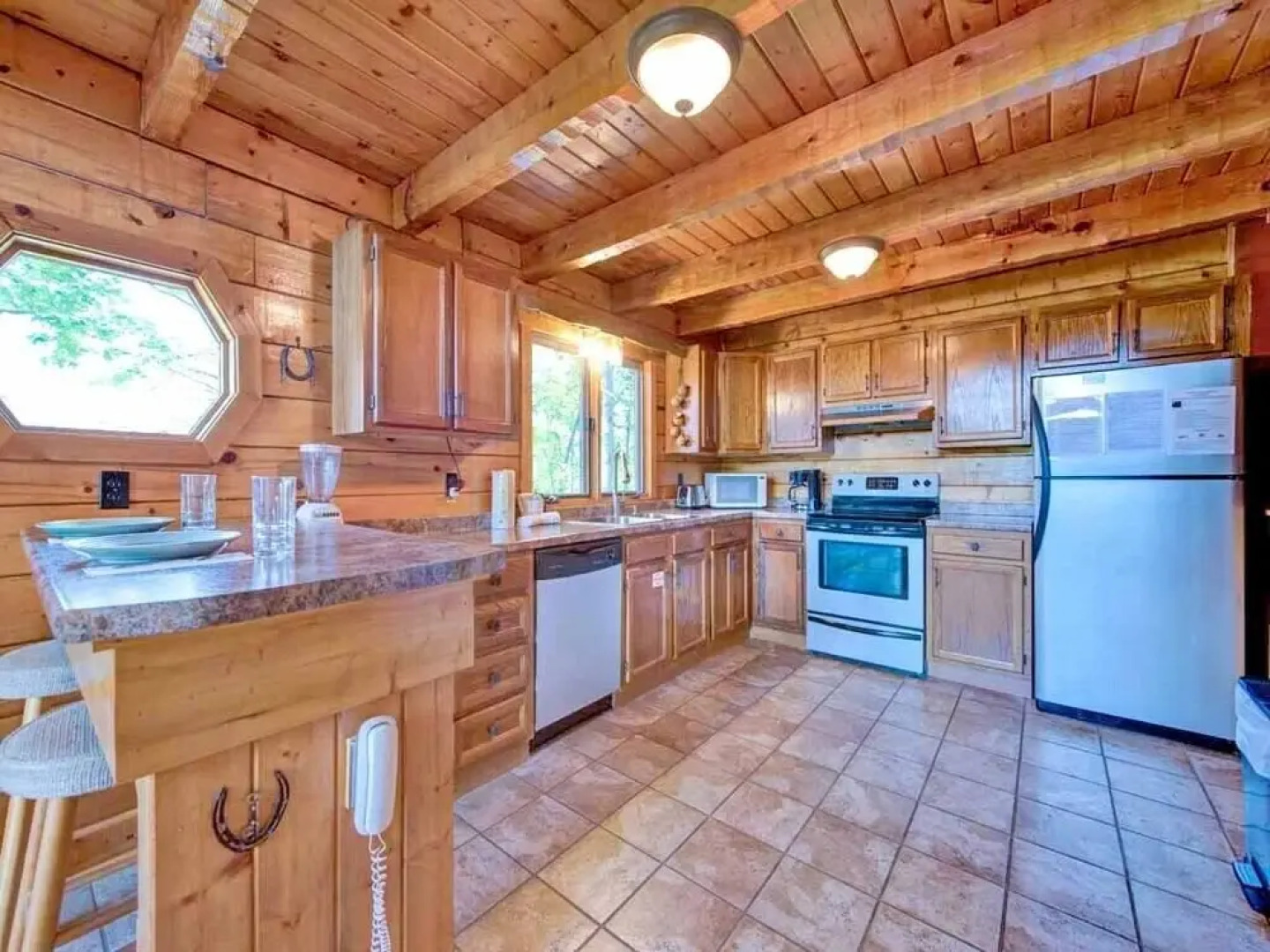 Seneca 1 Bedroom Home with Hot Tub