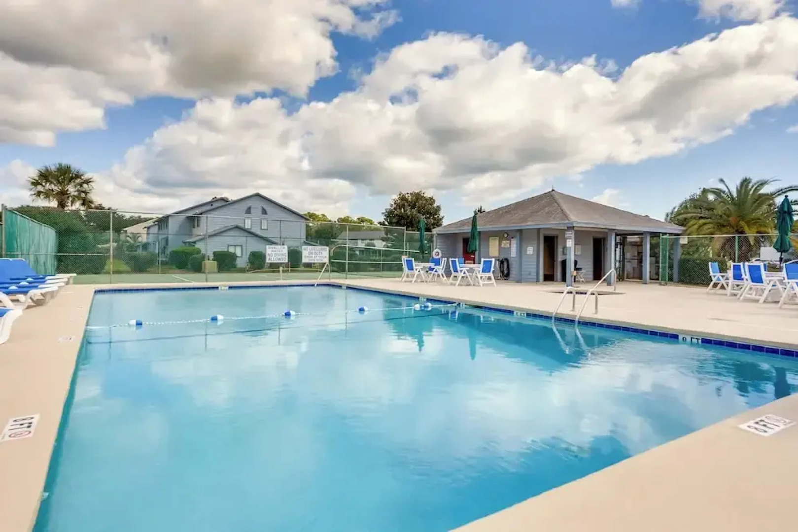 Warm Weather Escape! Golf & Relax in Little River