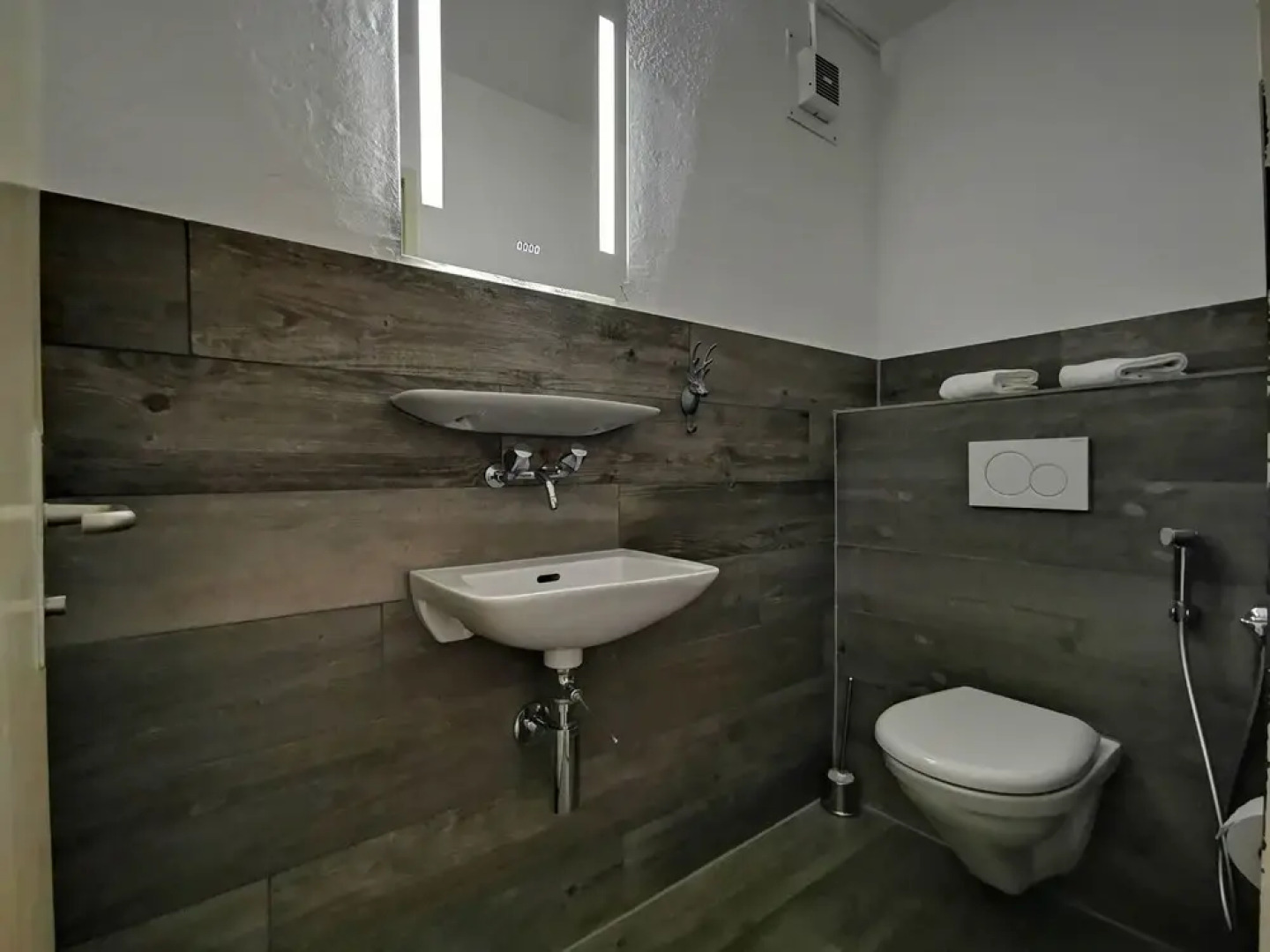 DownTown Apartments - RiverTown House