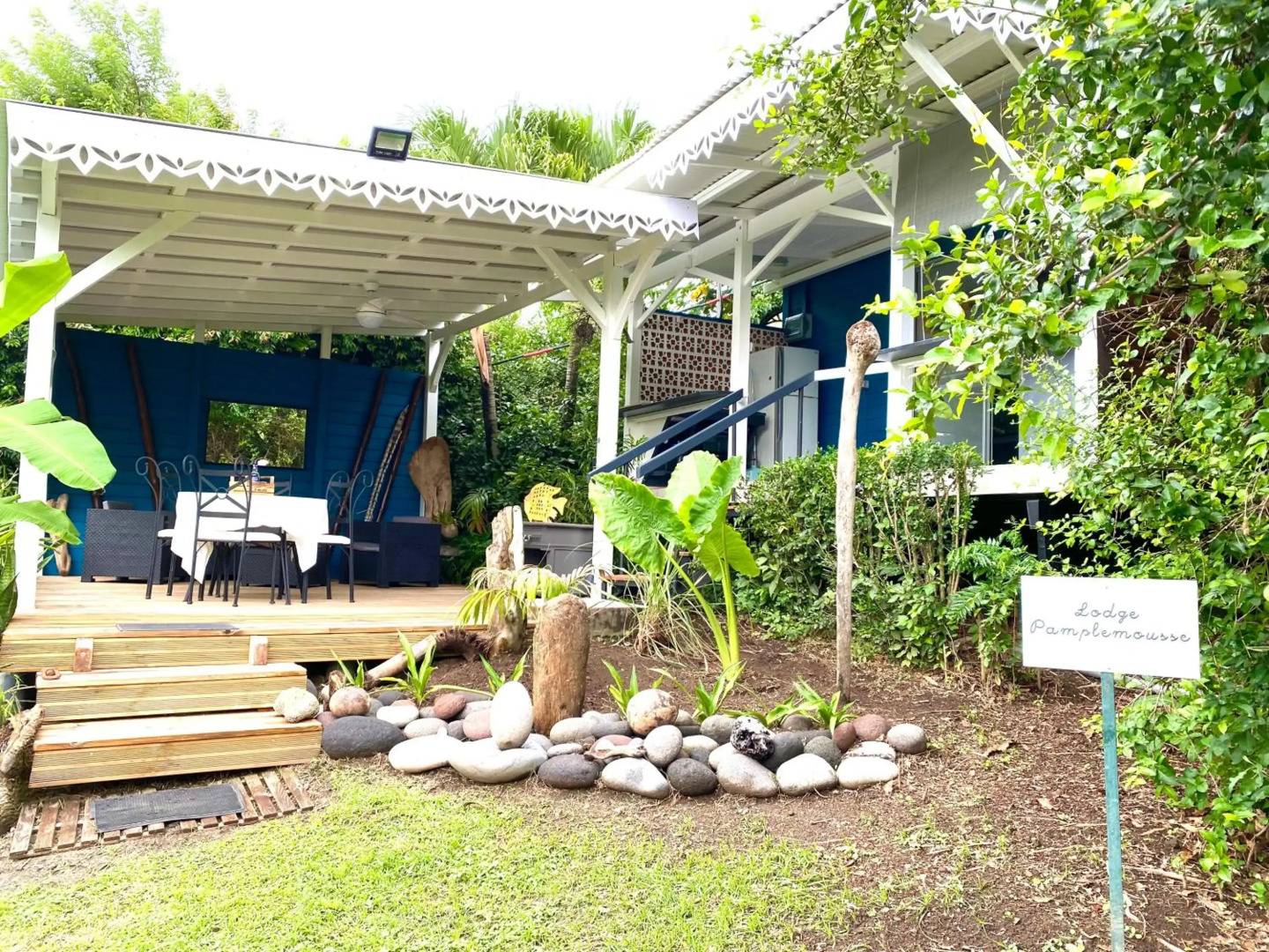 LODGE PAMPLEMOUSSE avec PISCINE privative , dans parc calme à 500 m plage