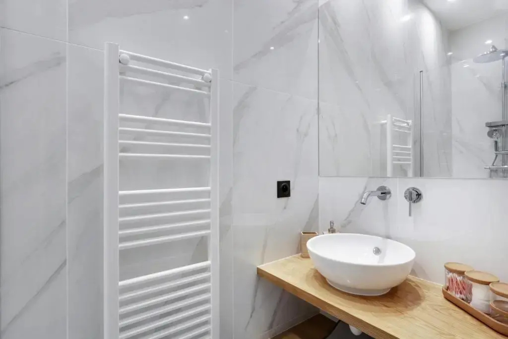 Pick A Flat's Apartment in Neuilly sur Seine - Avenue Charles de Gaulle