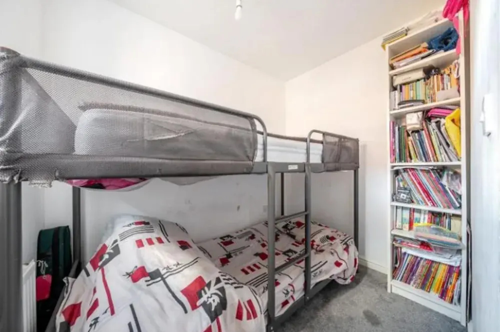 Lakeview House - Sleeps 6, Garden & Free Parking