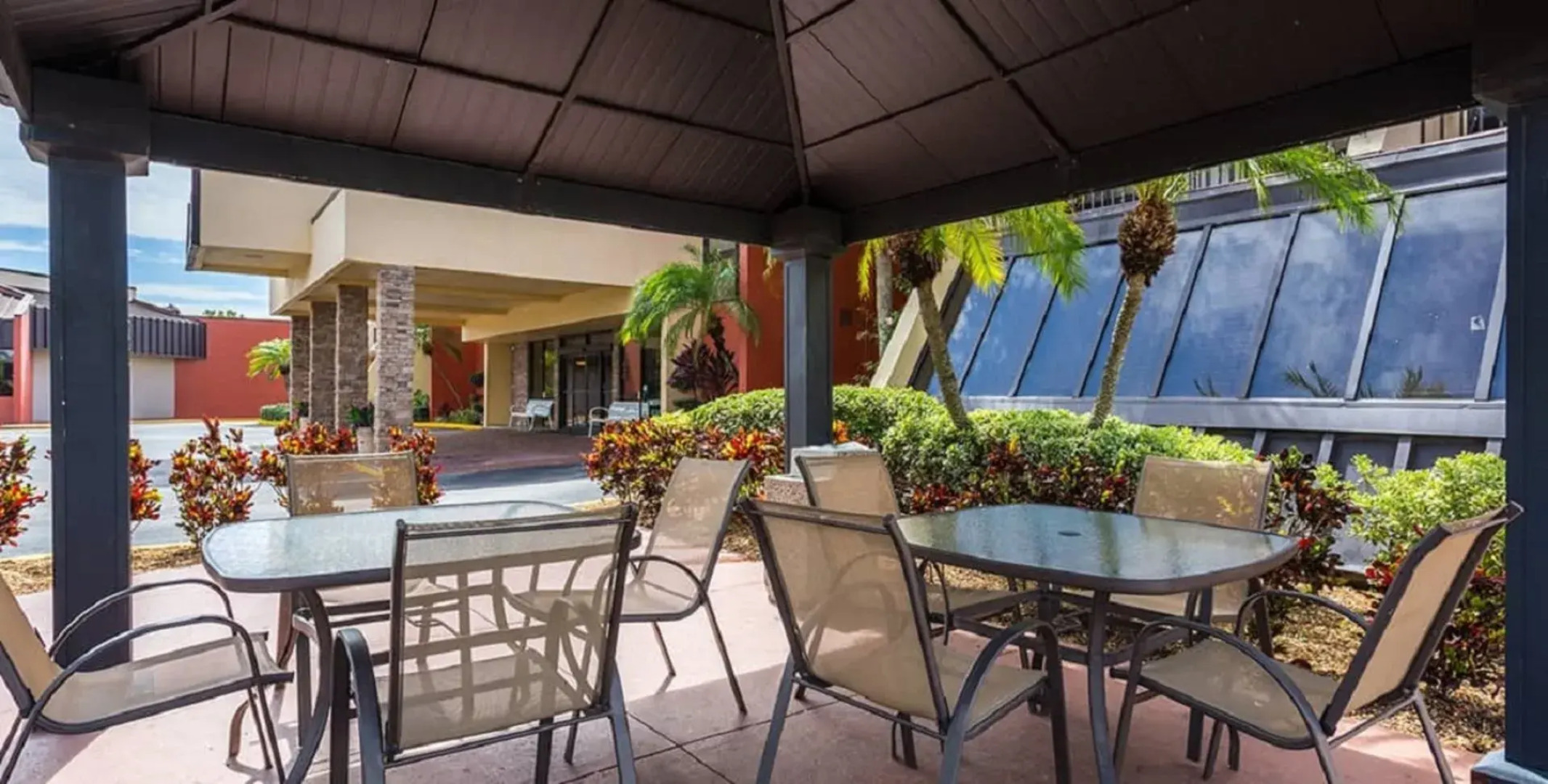 Tropical Palms Hotel