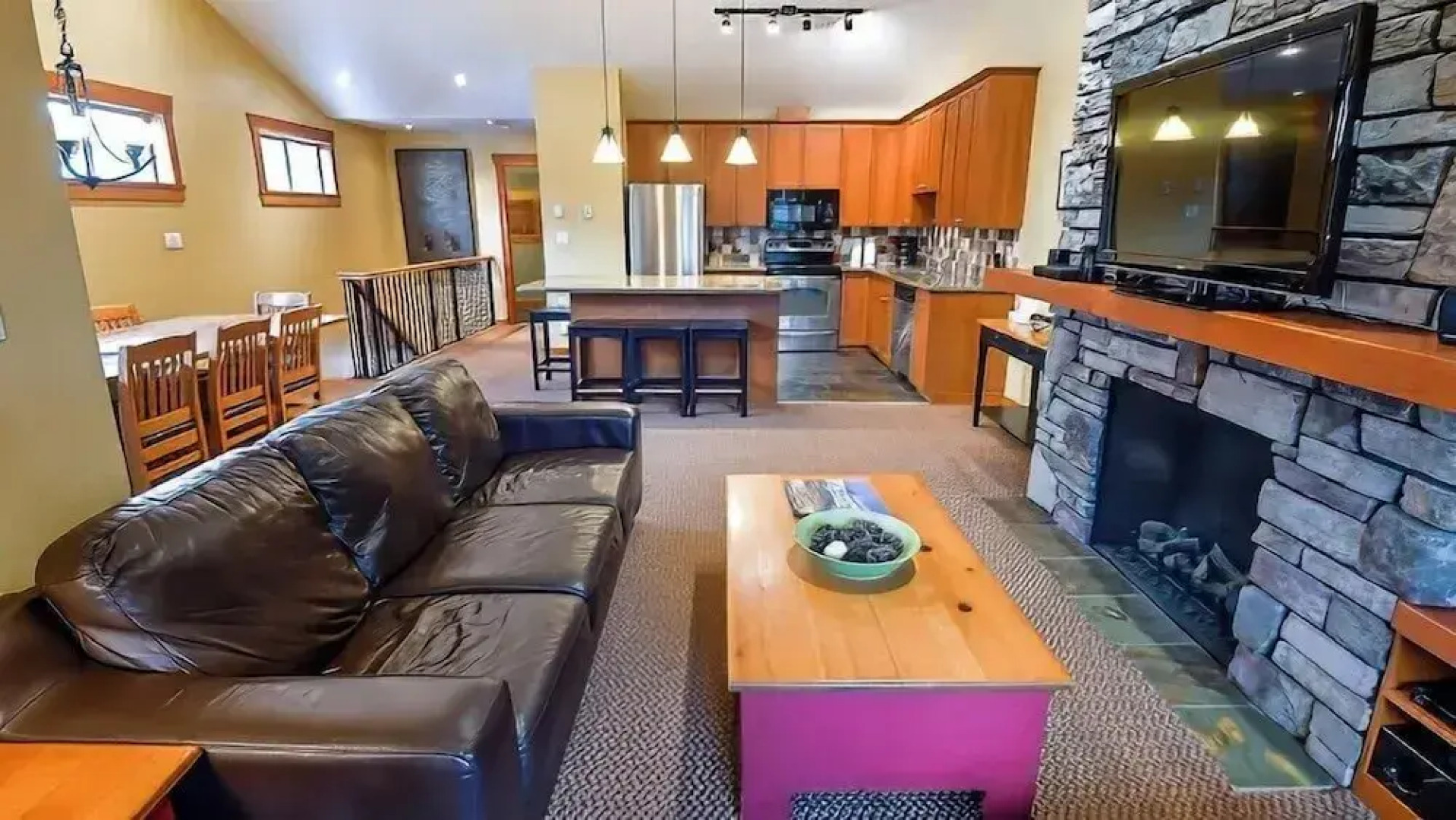 Pinnacle Ridge Chalets by Fernie Lodging