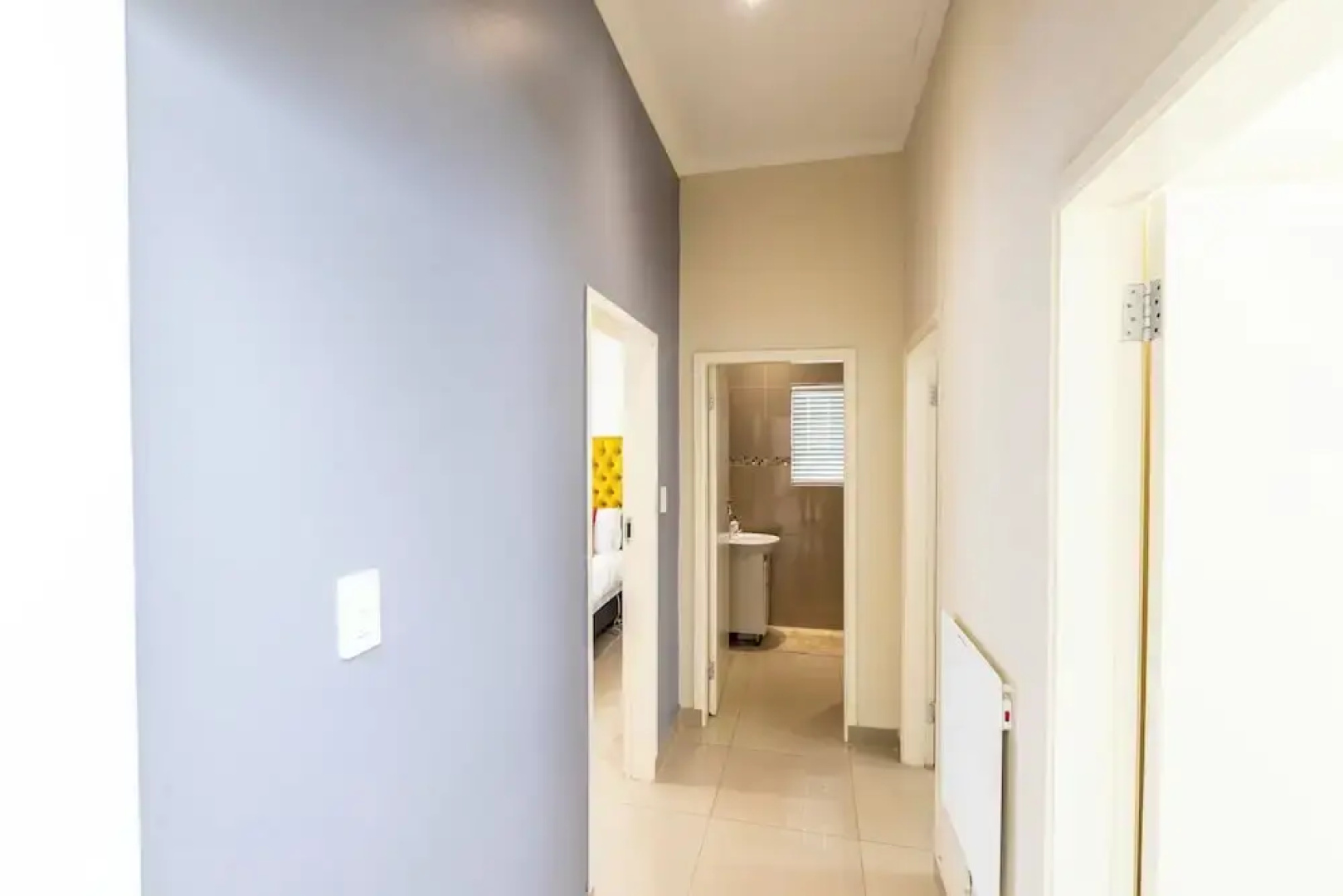 Modern Executive Unit