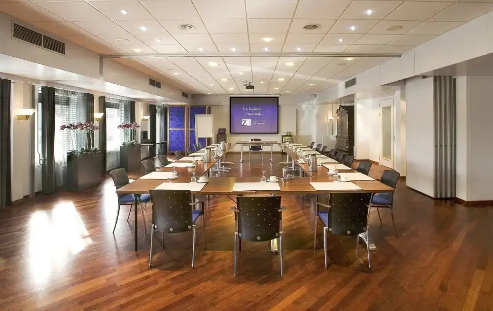 De Zon Hotel & Restaurant by Flow