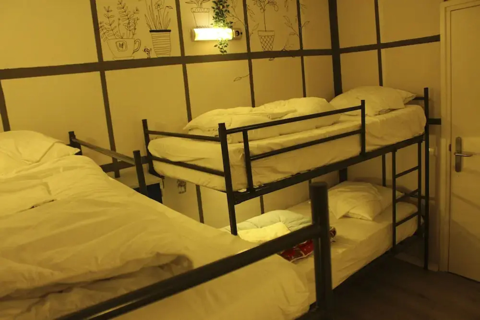 The Golden Stork - Hostel