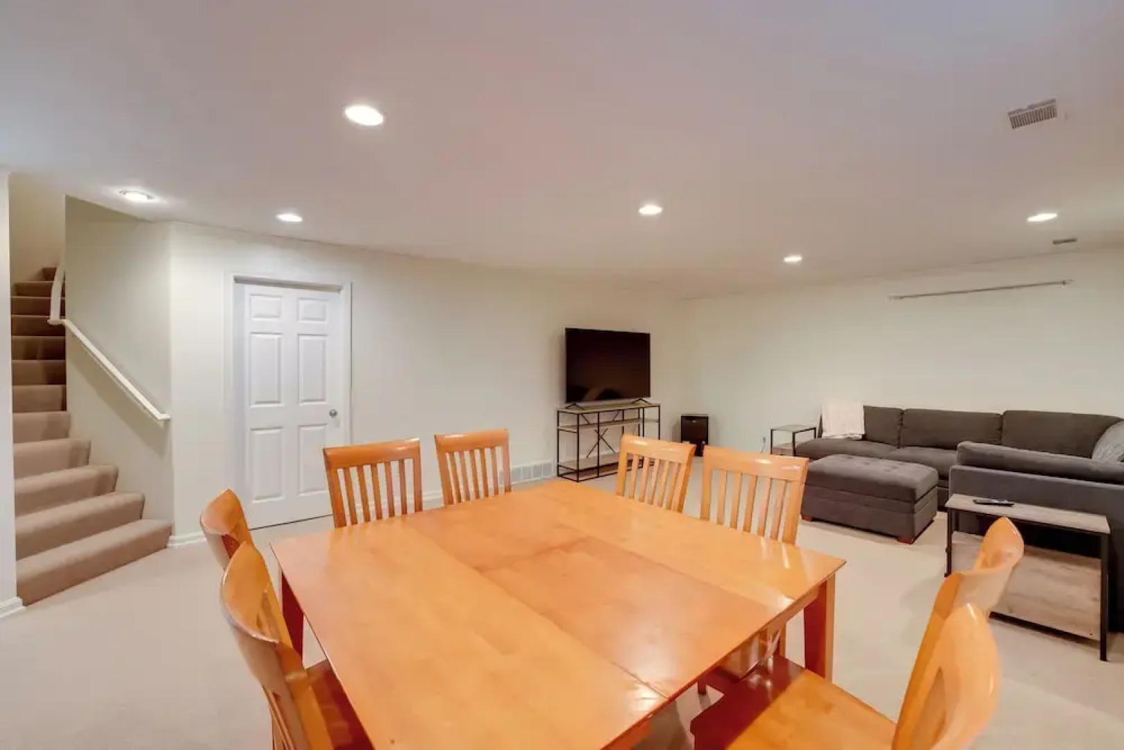 Holland Home: Walk to the Beach!