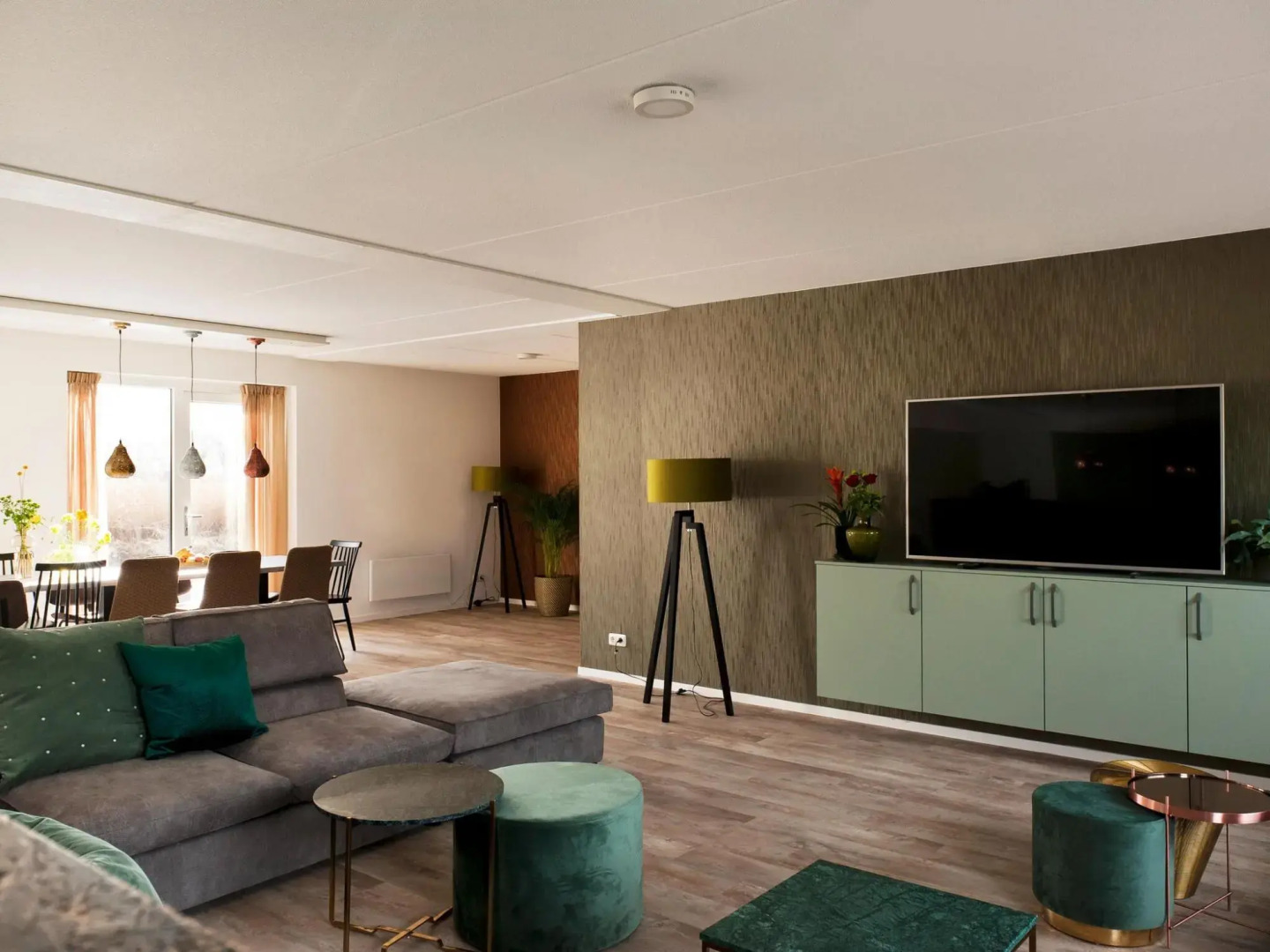 Luxurious group home with hot tub in Vlagtwedde