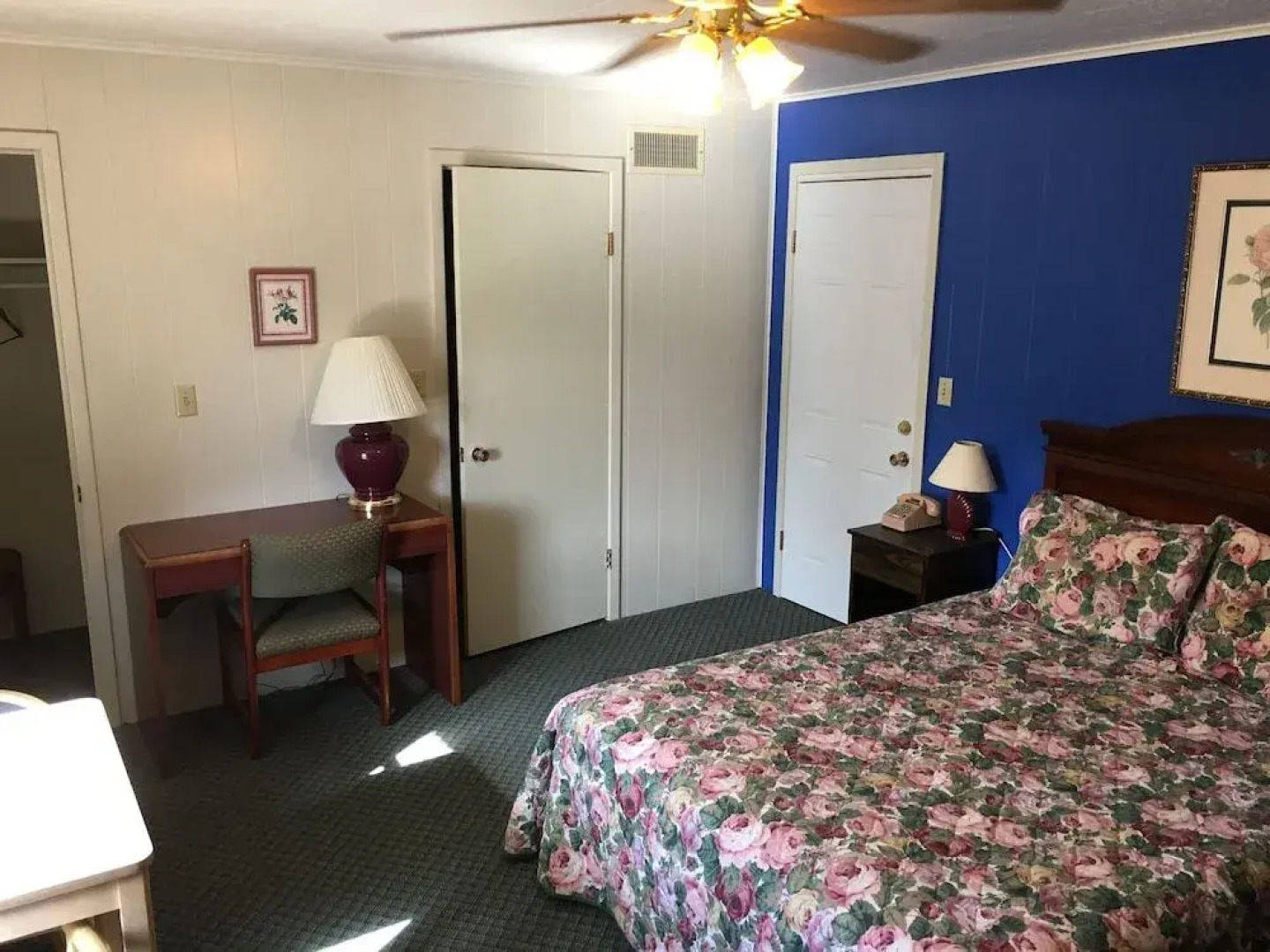 Azure Hills Inn & Suites