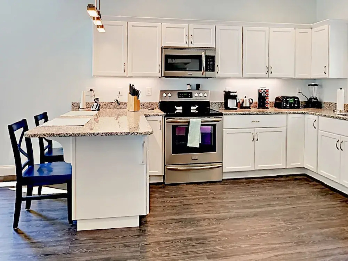 1976 Portland Road Cottage Unit 3 Porpus Place 2 Bedrooms 2 Bathrooms