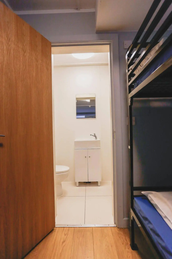 Via Limehouse - Hostel