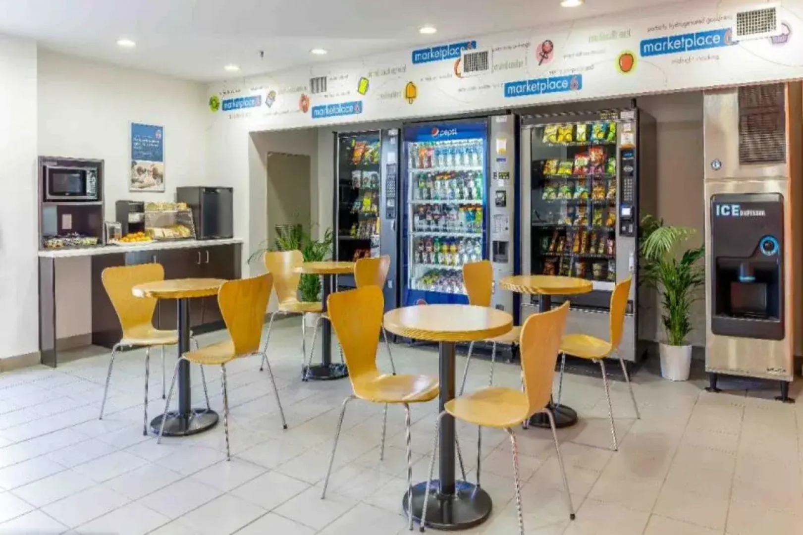 Motel 6 Swift Current, SK